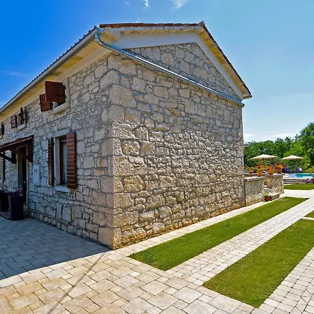 Celeste In Βίλα Nedeščina